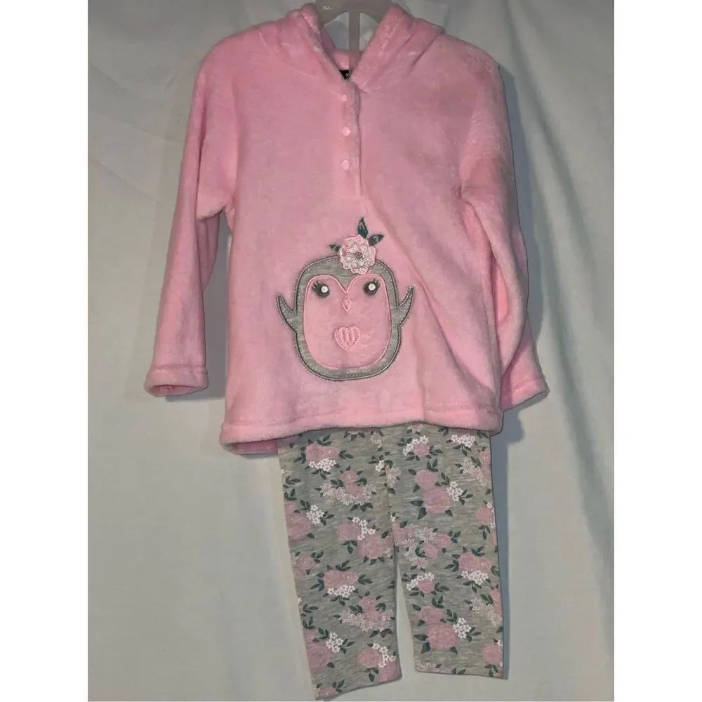 DDG Darling 4T pants and fuzzy sweater